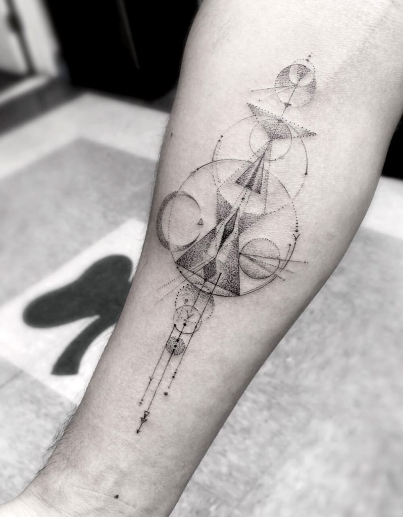 Arrow Geometric Tattoo Images - The Style Inspiration