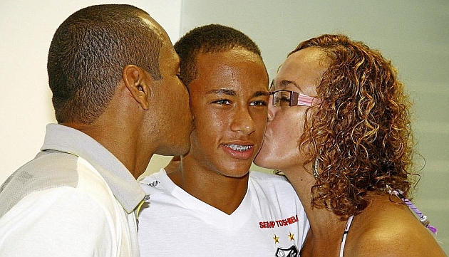 6. Neymar Came From Poor But Happy Beginnings