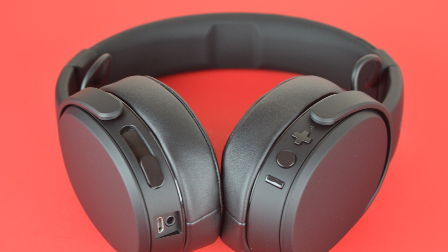absorción Habubu Adjuntar a Skullcandy Crusher Wireless vs Beats Solo 3: Which is Good at Bass?