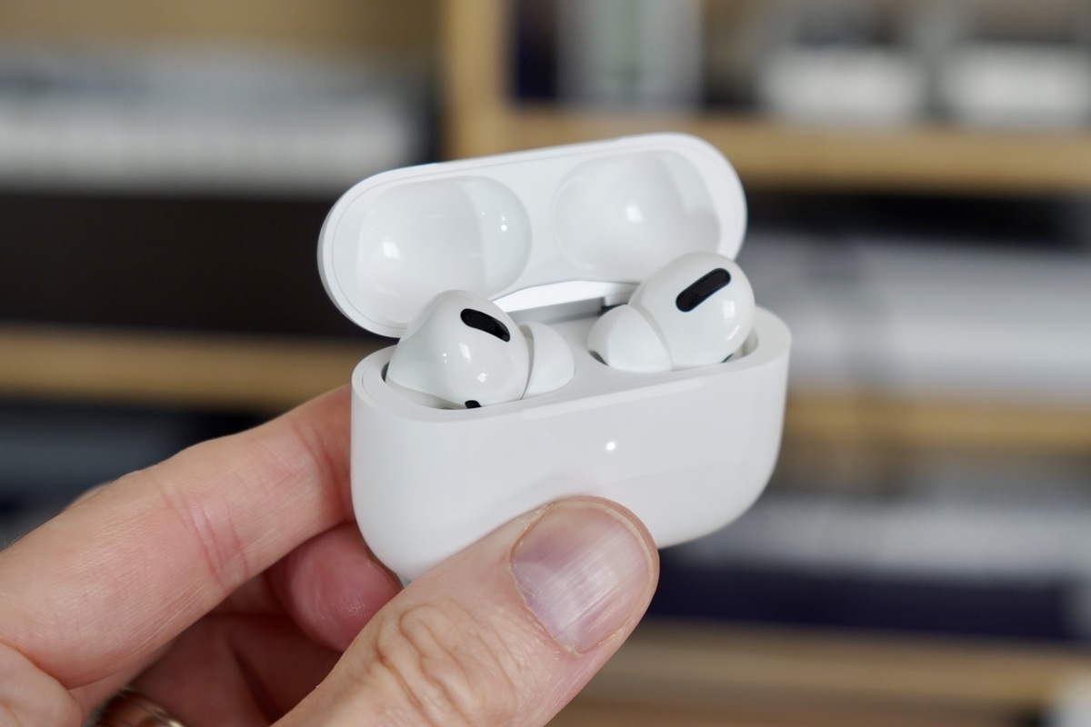 7.3 Apple Airpods Pro 3