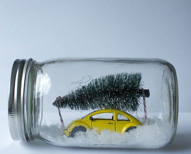 20 Christmas Decoration Ideas by Recycling or Reusing Waste