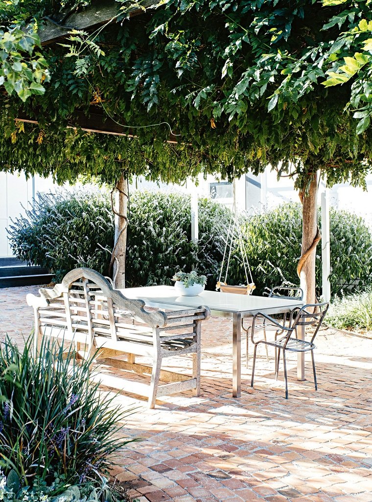 25 Ideas and Tips for Decorated Gardens and Patios