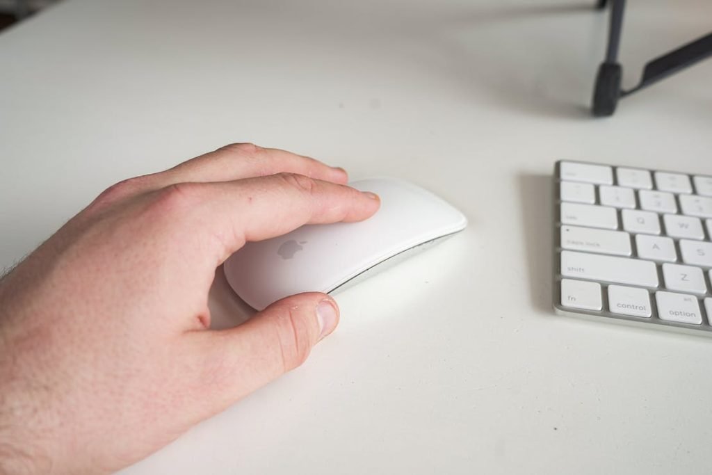 Apple Magic Mouse 2 vs Magic Mouse – Which One Should You Choose?